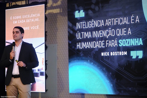 Magno Maciel durante palestra em Curitiba sobre IA 2