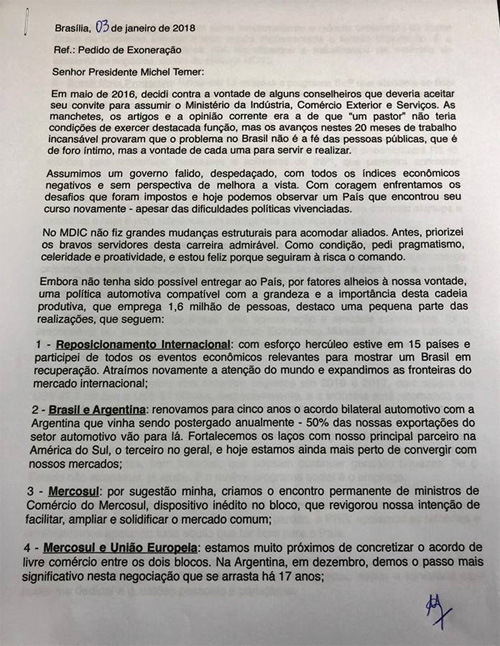 Ministro da Indústria pede demissão de olho em cargo de 