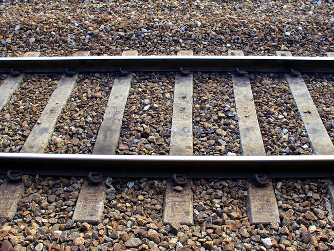 ferrovia trilhos obra