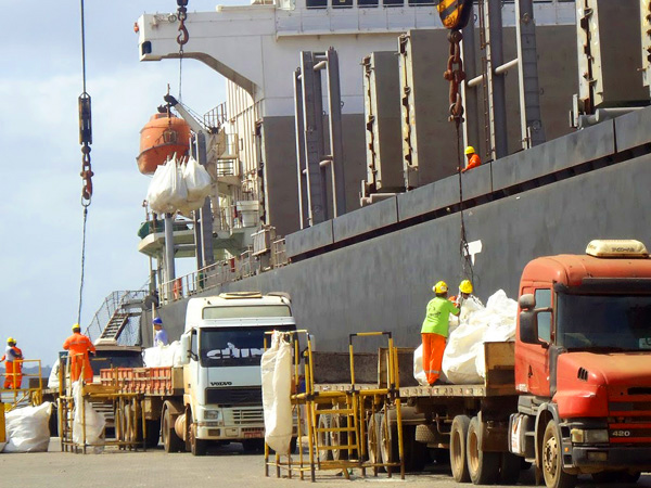 Operação no cais do Porto do Itaqui, em São Luís - Foto: Bruno Merlin