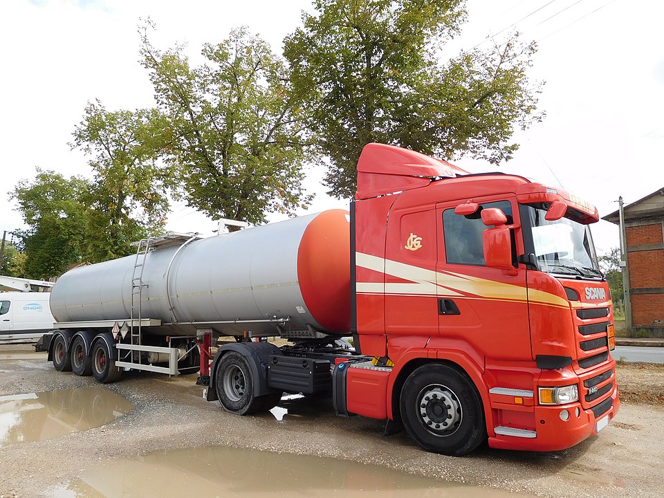 caminhão cisterna para transporte de líquidos