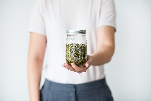 Uma produção mais limpa cuida da gestão ambiental preventiva, escolhe sua matéria prima e tecnologia para evitar danos. Crédito: Photo by Laura Mitulla on Unsplash