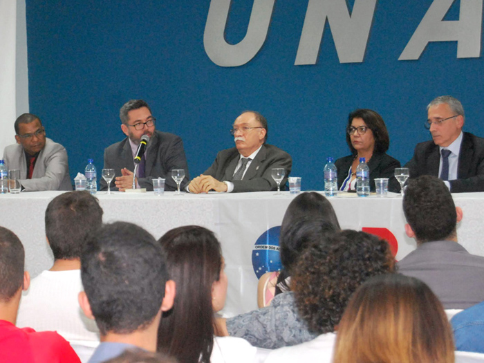 Autoridades ocuparam a mesa do Seminário  - Foto: Bruno Merlin